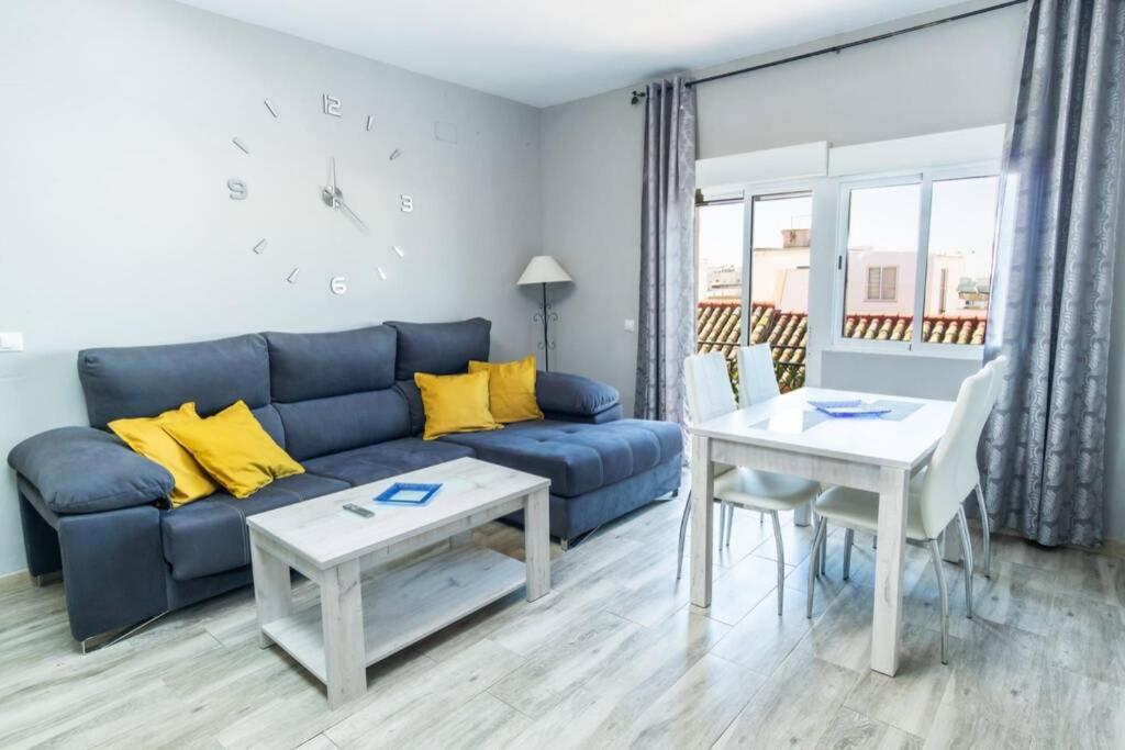 Pablo Neruda Tourist Home Кармона Екстер'єр фото