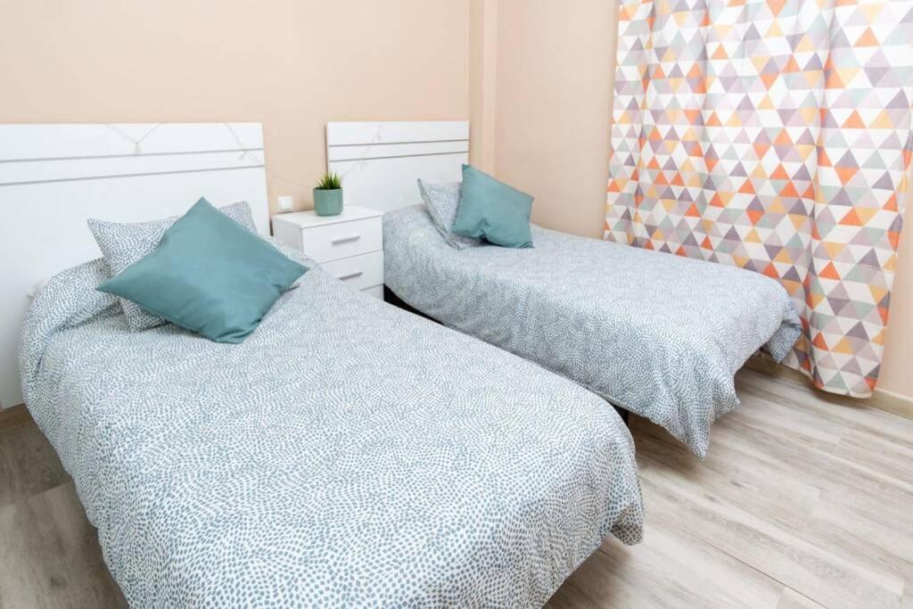 Pablo Neruda Tourist Home Кармона Екстер'єр фото